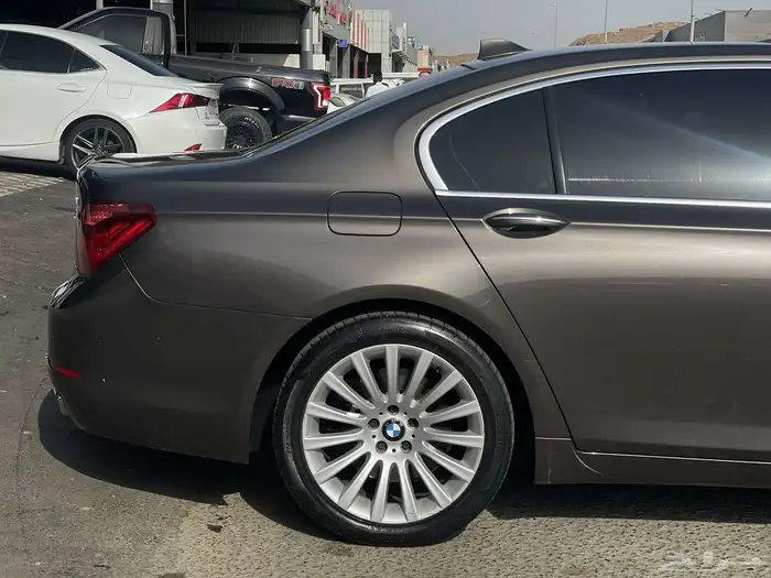 بي ام دبليو 730il 2014 2