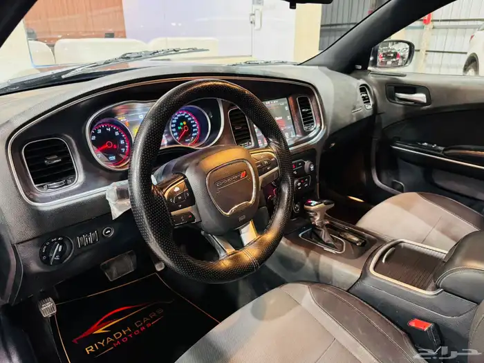 دودج تشارجر 2016 V6 مرهم (بحالة ممتازة) 4