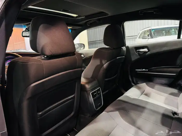 دودج تشارجر 2016 V6 مرهم (بحالة ممتازة) 7