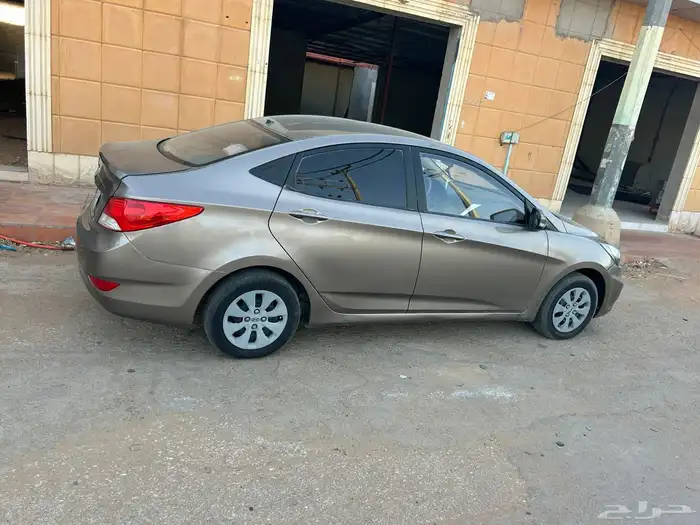 للبيع اكسنت 2013 1