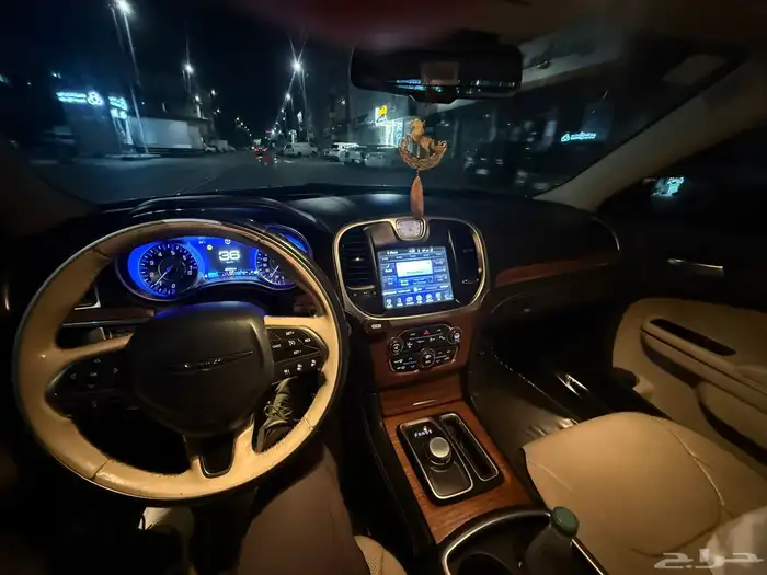 كرايزلر 2016 نظيفة جدا 13