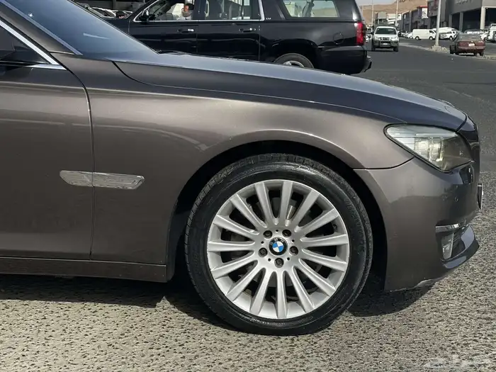 بي ام دبليو 730il 2014 1