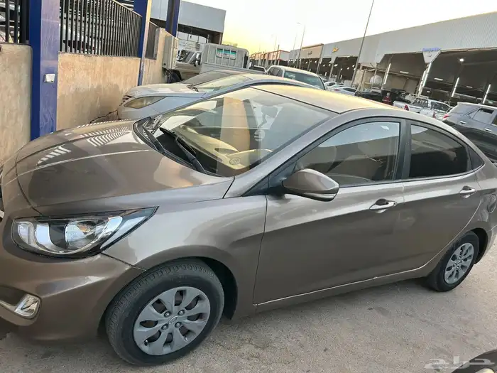 للبيع اكسنت 2013 0