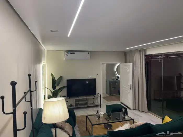 شقه في شارع الجيش 0