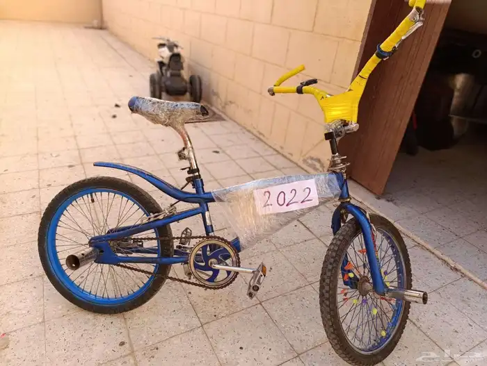 سيكل كوبرا مقاس 20ورخيص مره   وعادني أمس صلحته 9