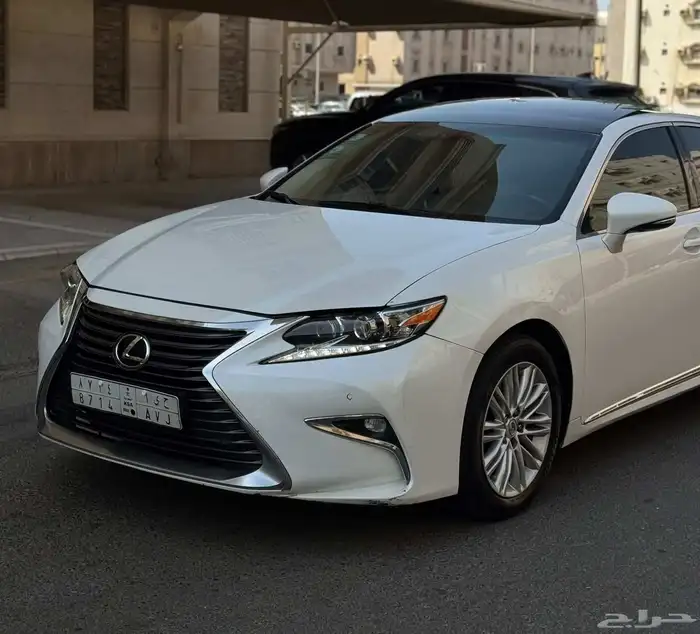 لكزس 2016 es350 فل كامل 18