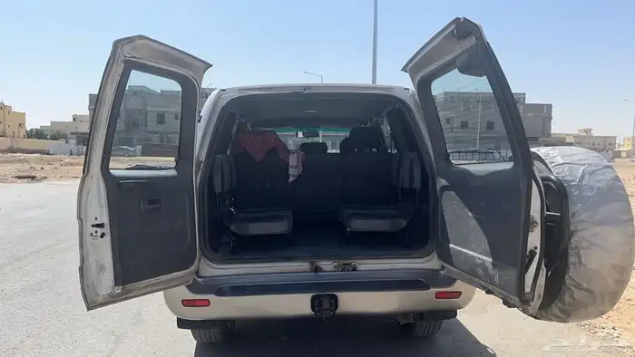 لاندكروزر (GXR) موديل 2000 ديزل 8