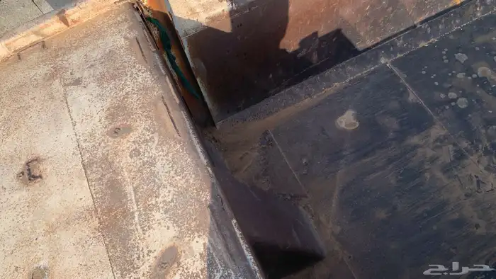 صندوق قلاب سقس بكامل اغراضه نضيف 2