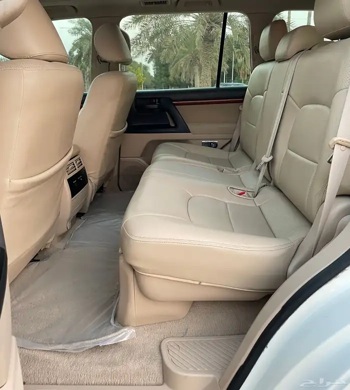 لاندكروزر 2014 GXR 33