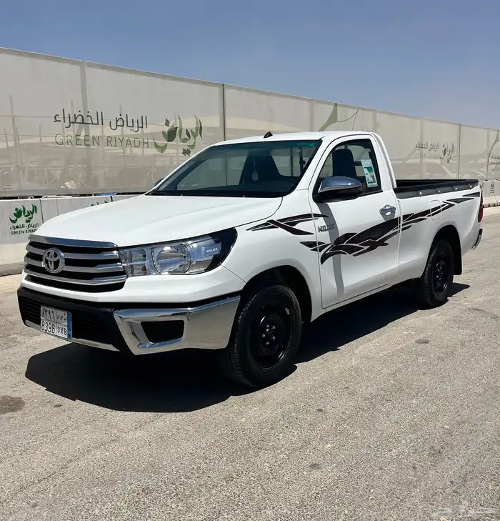 تويوتا هايلوكس غماره بنزين موديل 2022 1