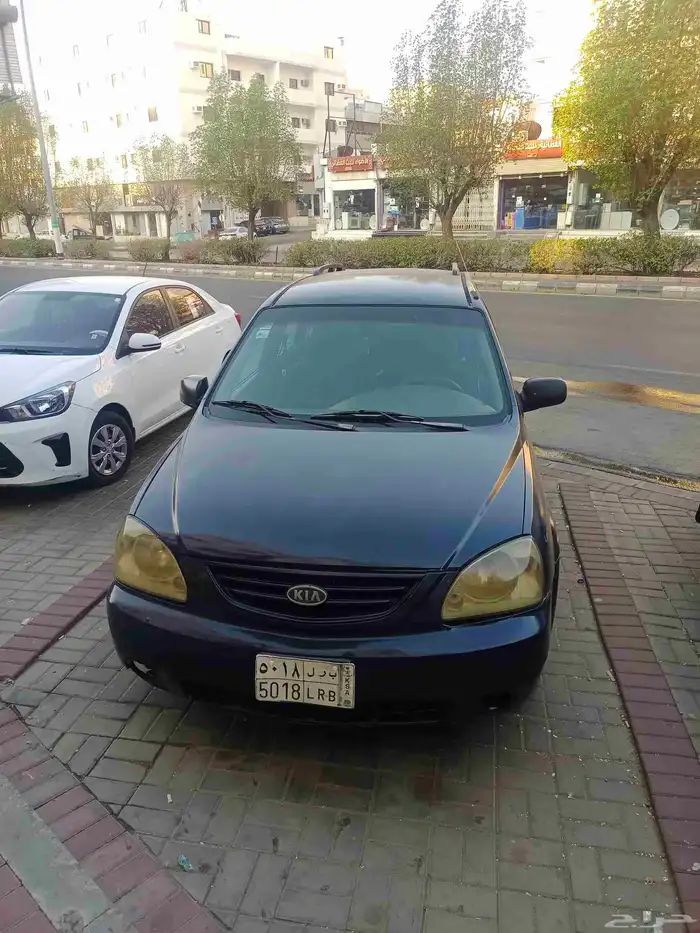 كيا كارنز 2005 8