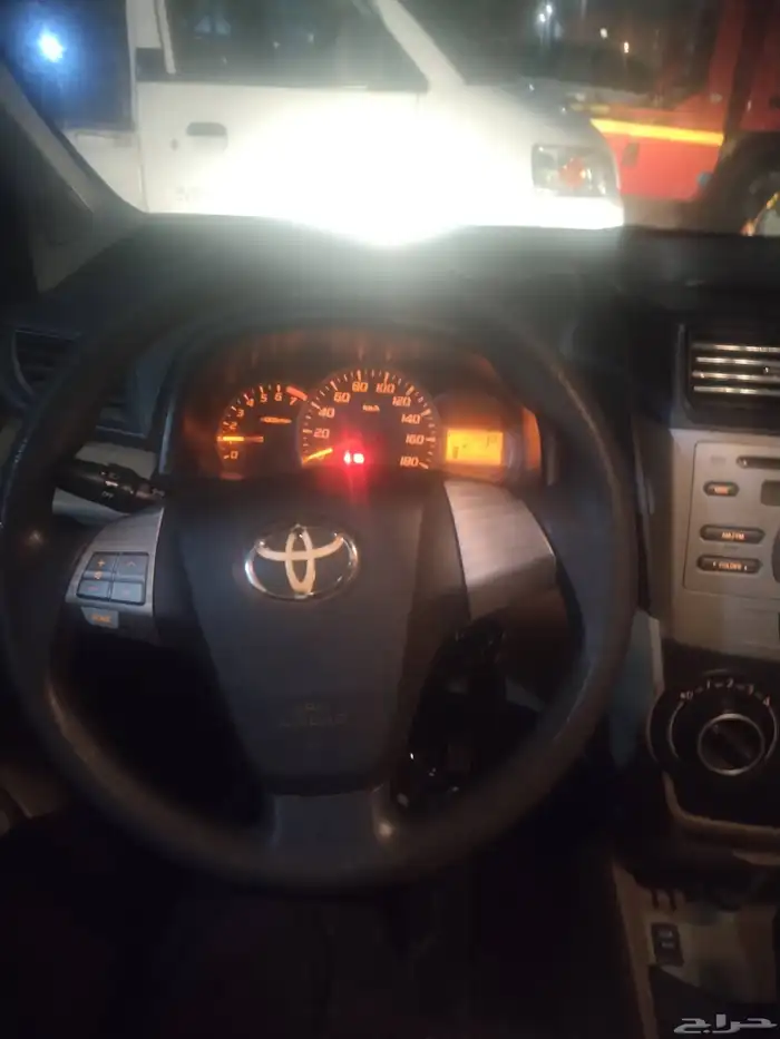 تويوتا افانزا موديل 2015 ممشى السارة 267 ألف ماعليها حوادث ب 3