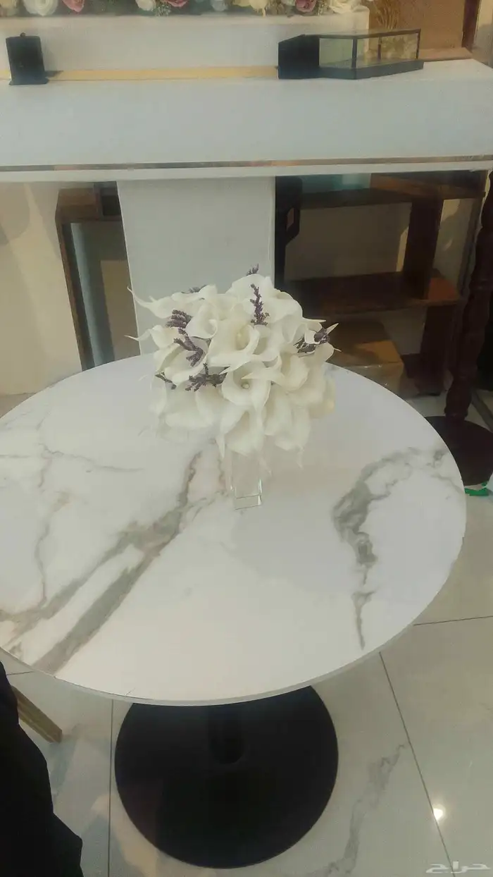 منسق ورد طبيعي وصناعي متواجد حاليا  في الأحساء 0