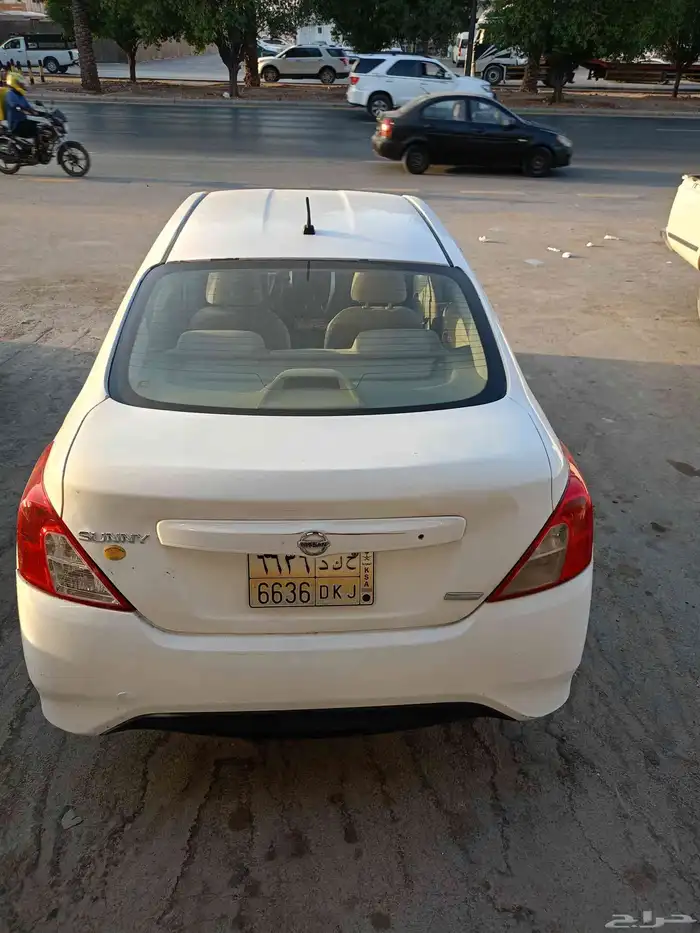 نيسان صني 2015 الحاله جيده جدا استعمال شخصى 5