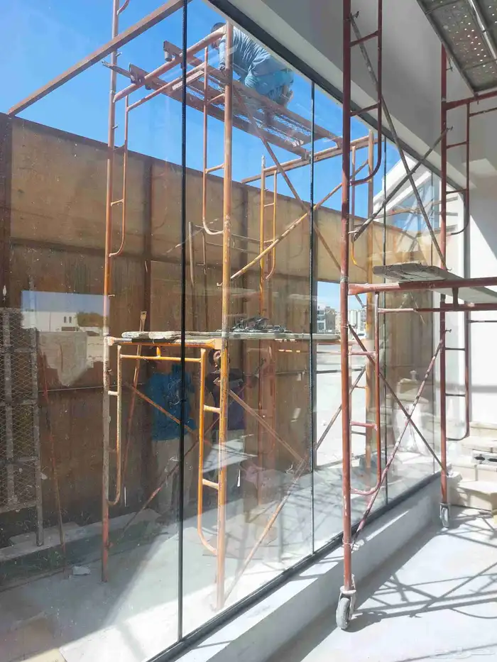 زجاج وجهات 2