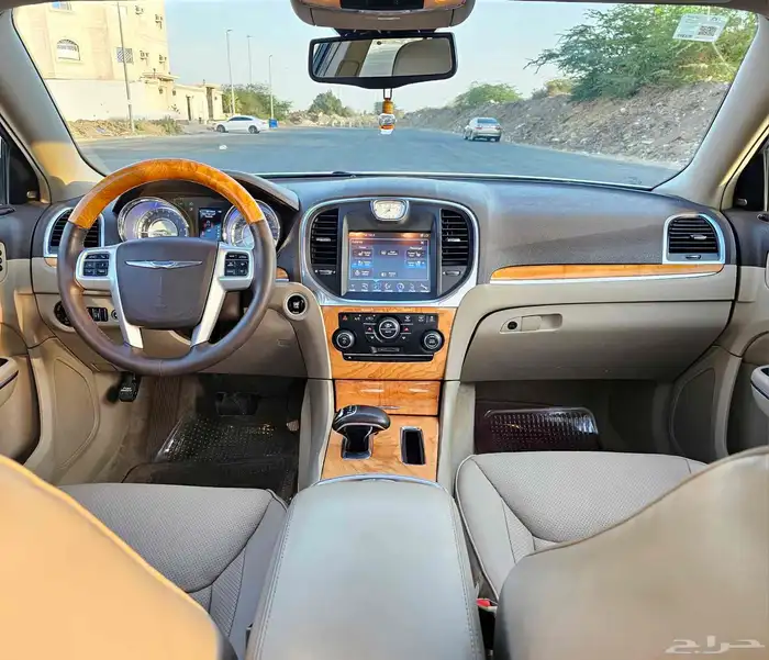 كرايزلر C300 موديل 2014 فل كامل 6 سلندر 26