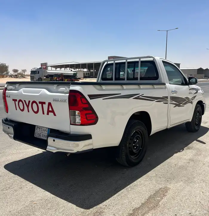 تويوتا هايلوكس غماره بنزين موديل 2022 5