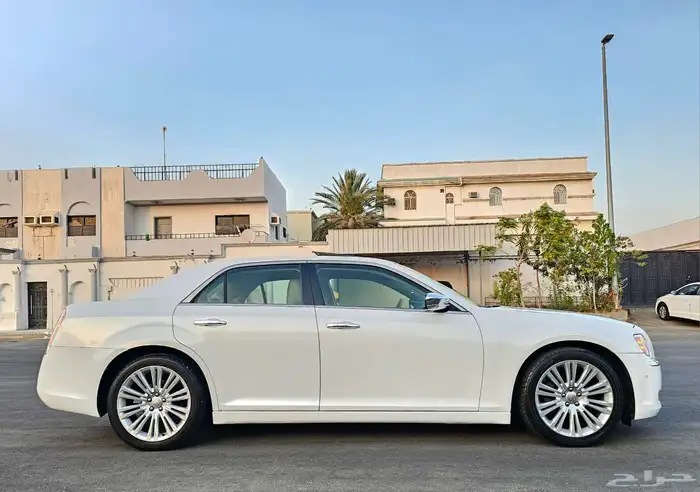 كرايزلر C300 موديل 2014 فل كامل 6 سلندر 9