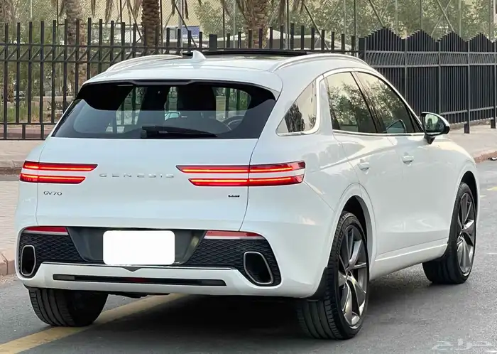 جنيسيس GV70 2023 فل سعودي 6