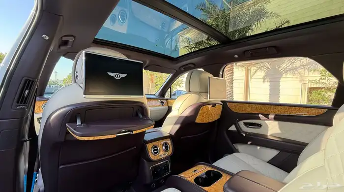 Bentley bentayga 2017 9