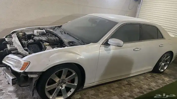اعرض لكم قطع غيار كلايزلر srt 6.4 تشليح 5