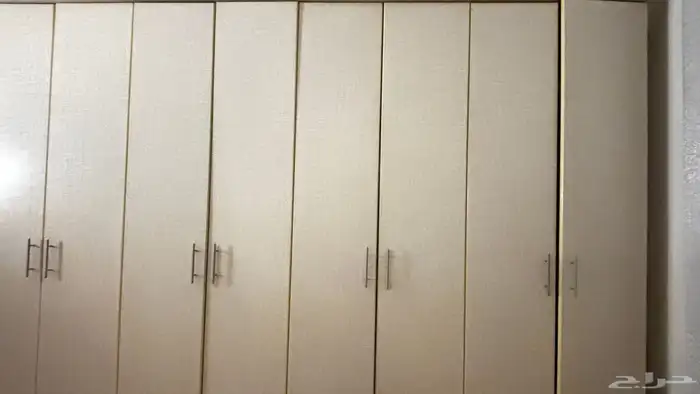 سررين للبيع  دولاب 1