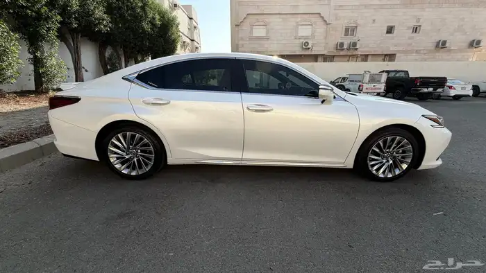 لكزس ES350 CC 2023 4