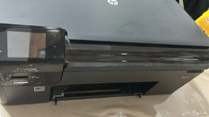 سرير اطفال شبه جديد طابعه وساعه حائط 2