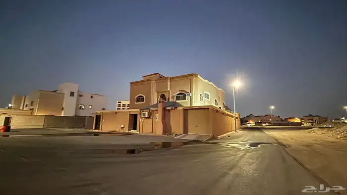 فيلا للبيع دورين مفصولات بريدة حي المنار 3