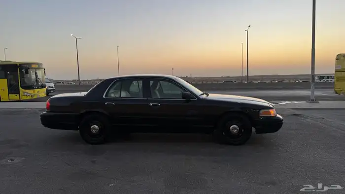 فورد كروان فكتوريا 2011 4