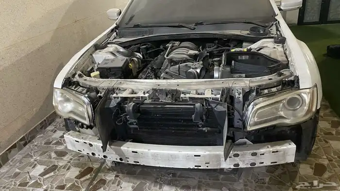 اعرض لكم قطع غيار كلايزلر srt 6.4 تشليح 4