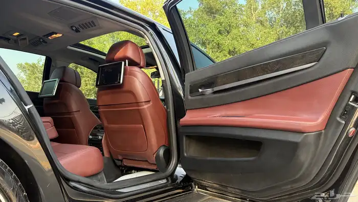 بي ام دبليو 740Li 2014 ( محول 2024 ) 50