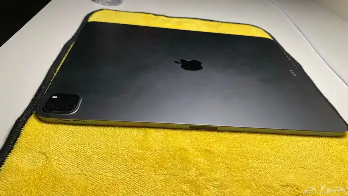 ايباد برو مع هديتين مجانا 8