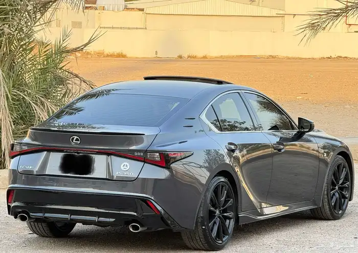لكزس is350 2023 38 ممشى (38)الف اف سبورت 3