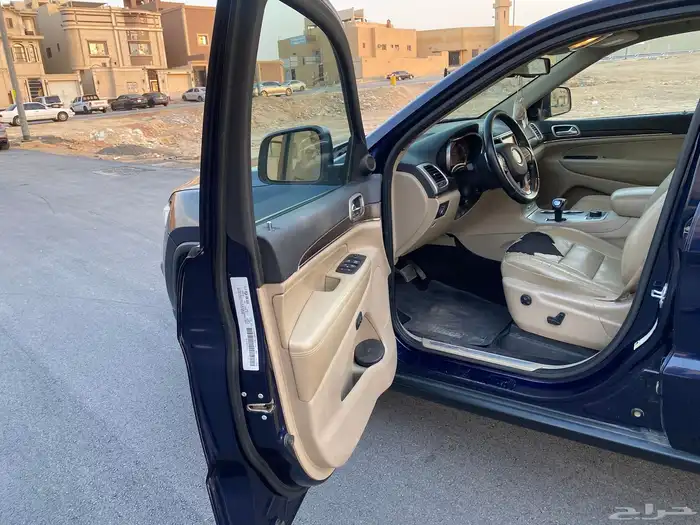 للبيع  جيب جراند شيروكي 2015 ليمتد دبل V6 8