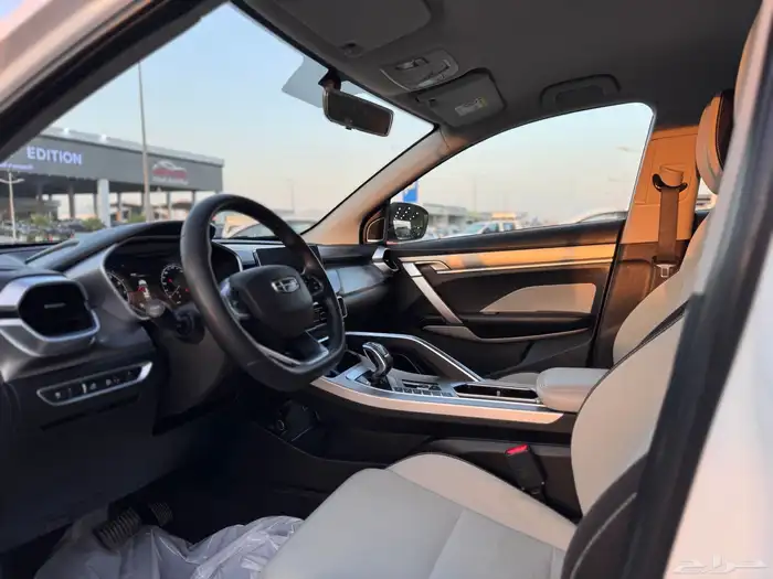 جيلي كولراي 2022 ابيض 9