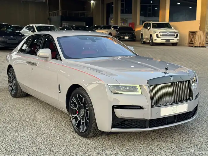 رولزرويس قوست 2023 - بلاك بادج - ضمان وصيانة مجانية 1