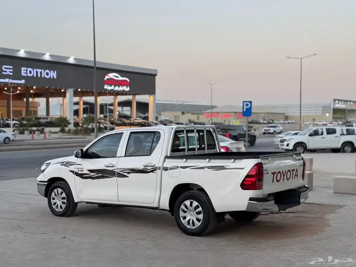 تويوتا هايلوكس 2021 ابيض ديزل GL 7