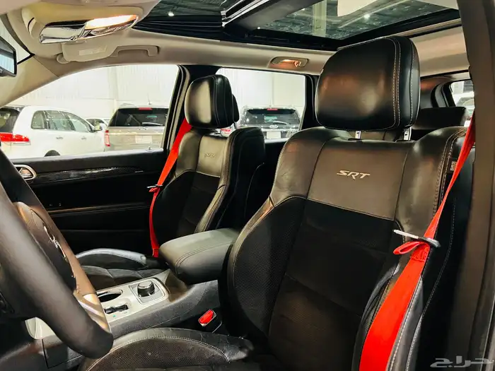 شيروكي SRT8 فل كامل نظيف جدا 9