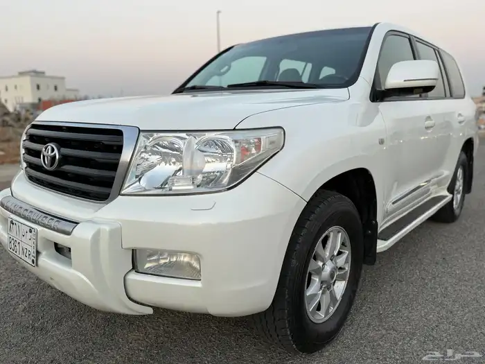 لاندكروزر 2010 فل كامل قمة في النظافة 1