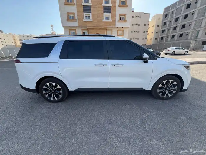 كيا كرنفال موديل 2023 ديزل 5