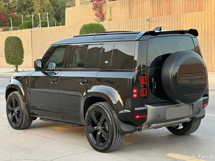 ديفندر 6 سلندر 2022 تحت الضمان HSE ( تم البيع ) 9