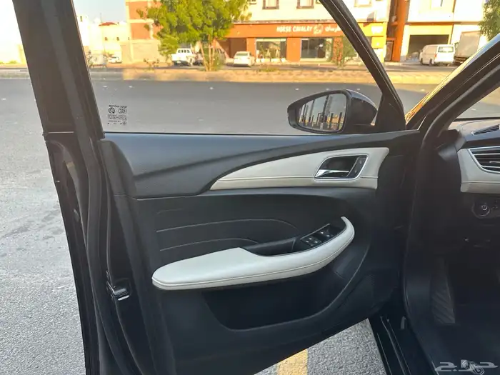 ام جي 5 2023 ممشى قليل 6