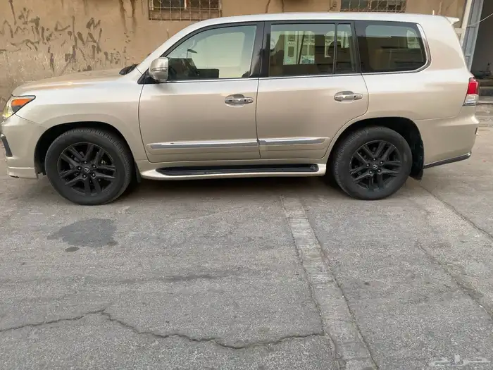 تويوتا لكزس 2013. ال اكس 570 2