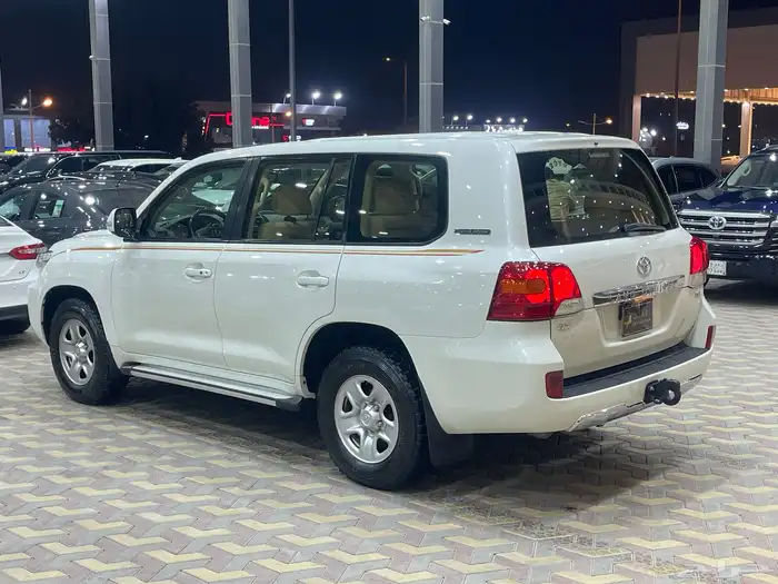 تويوتا جي اكس موديل 2015 3