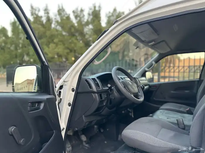 تويوتا باص ركاب موديل 2017 سعودي قير عادي بنزين 9