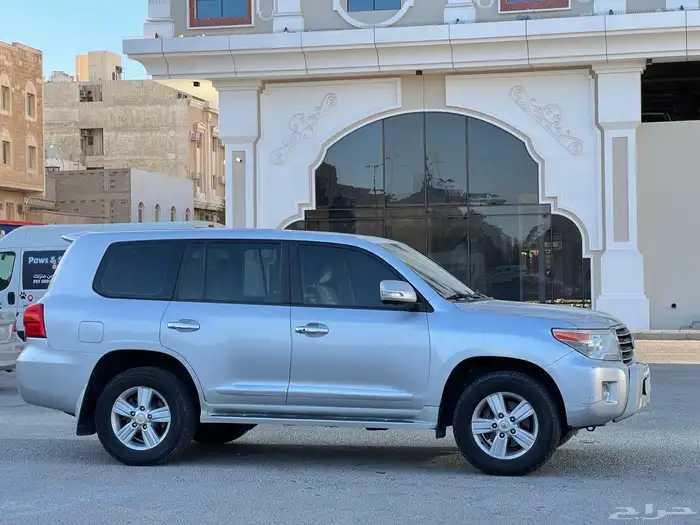 تويوتا لاند كروزر جيب موديل 2013 21