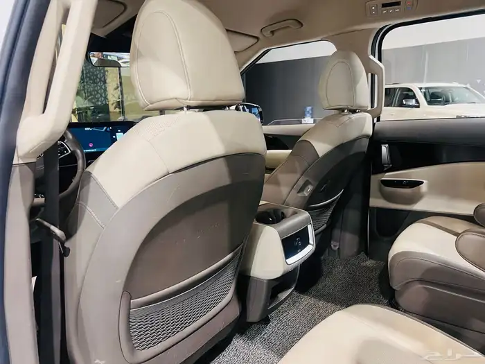 كيا كارنيفال 2021 (( بحالة ممتازة )) 7