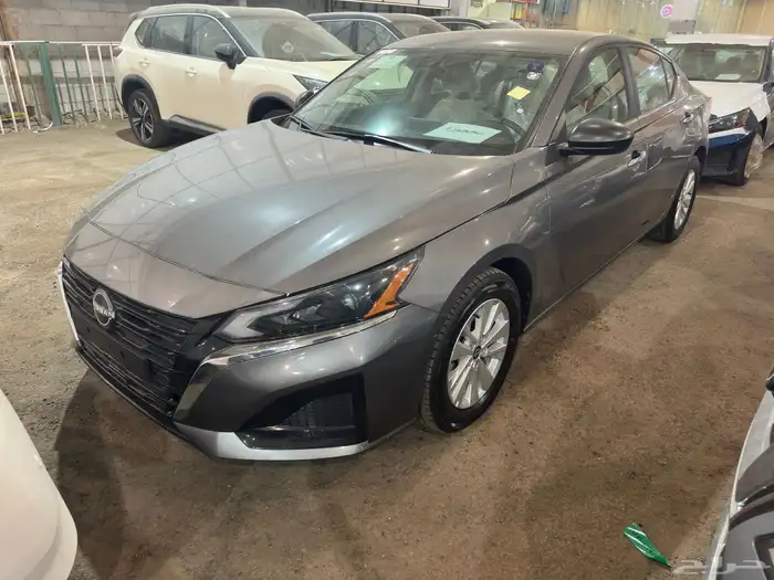 نيسان التيما S استندر 2024 اسود رصاصي ازرق عرض خاص 6