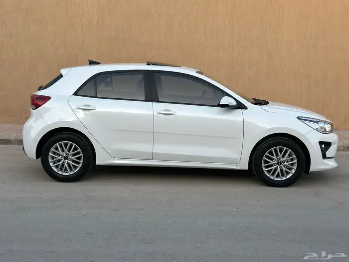 كيا ريو هاتش باك فل كامل العداد 21 الف فقط مخزن 2023 3